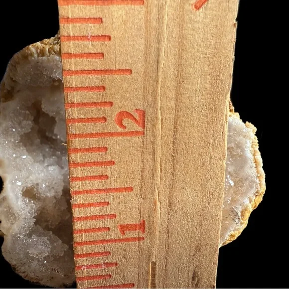 Natural Extra Large Crystal Geode. Put in a lighted cabinet full facet display - Picture 4 of 5